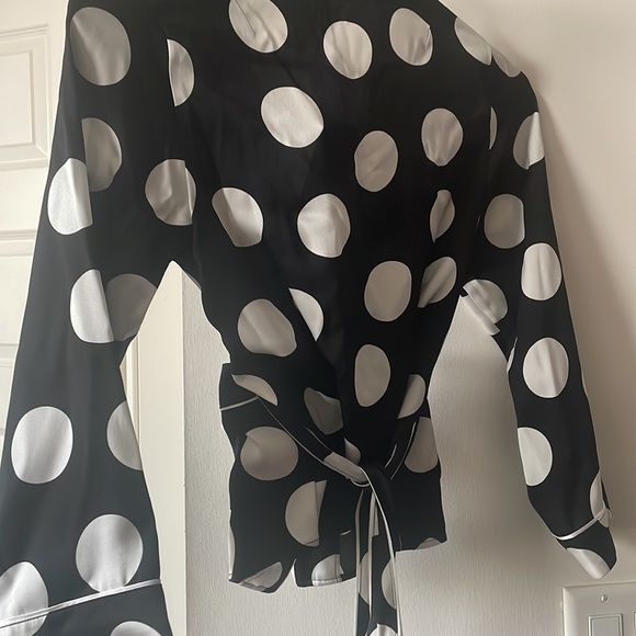 DOLCE & GABBANA
Belted polka-dot stretch-silk top - Picture 11 of 11